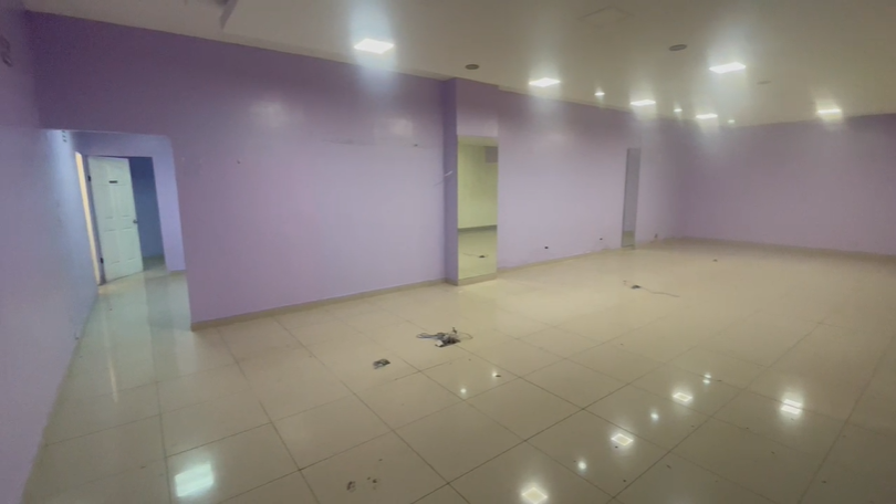 SE ALQUILA LOCAL COMERCIAL EN ALBROOK MALL