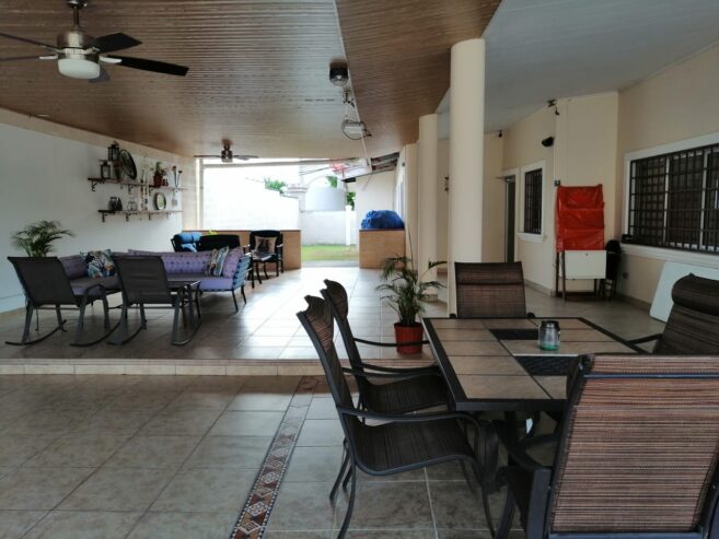 4 Sale Summer house