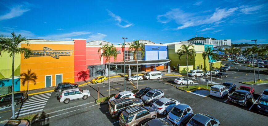 SE VENDEN LOCALES EN ALBROOK MALL
